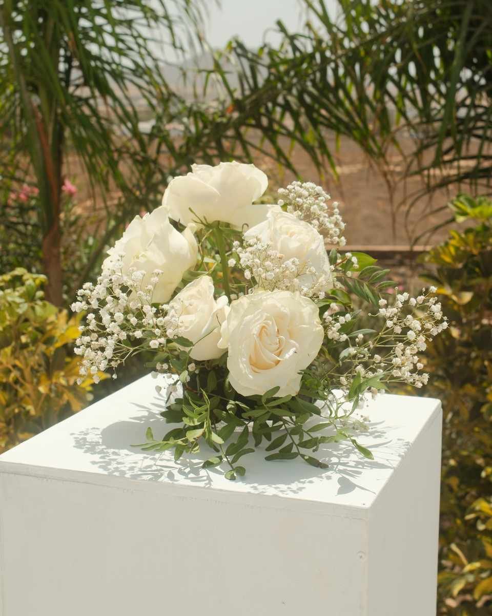 White roses arranged as elegant decoration for a marriage proposal in Tenerife